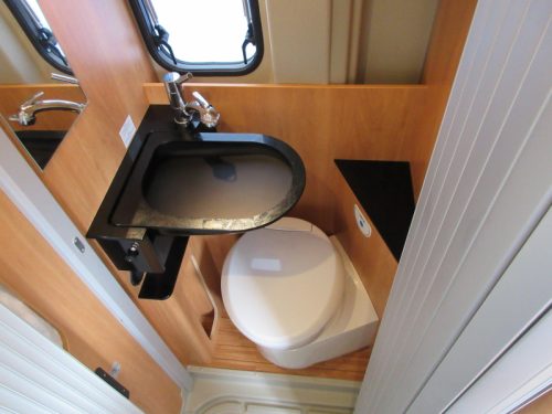 P&ouml;ssl Roadstar 540 COMPACT VAN CONVERSION 130 HP photo: 14