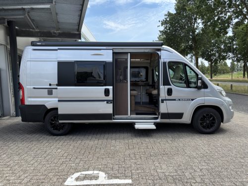 Adria Twin 600 SPT TRANSVERSE BED TOW BAR SOLAR PANEL EURO6 photo: 4