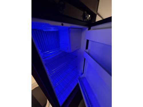 Karmann davis 620 9 speed automatic van conversion 141 hp euro 6 single beds awning flyscreen door swivelling bike rack solar panel photo: 21