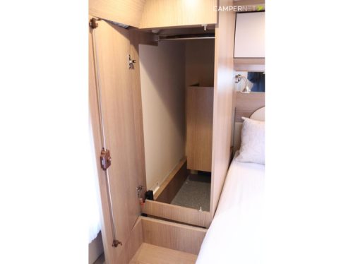 Carthago C-Tourer I 150 QB 170hp Automatic | As good as new | Queens bed | Separate shower | Double floor | Lift bed | Luxury | LED main photo: 21
