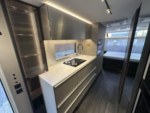 Adria Astella 754 DP Exklusiv in den Niederlanden Foto: 11