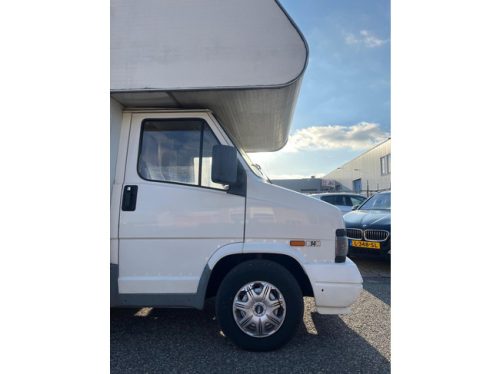 Fiat Ducato 14 2.5 Gran Volume | Goofy | NIEUWE APK | Trekhaak | 7 Persoons | Kachel | Koelkast | Alkoofbed | 2x Treinzit | Fietsenrek foto: 21