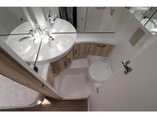 Hobby De Luxe 460 LU Autark / Einzelbetten Foto: 10