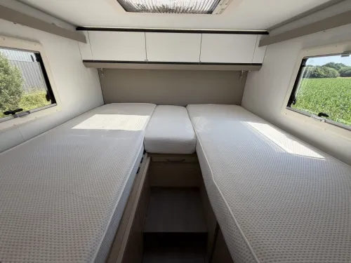 Adria Compact Supreme DL Face-to-Face, 160HP photo: 2