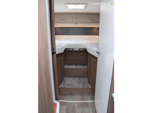 Carado T457 140hp Automatic | Single beds | Face to Face | Pro + Package | Thule awning | Separate shower | Large refrigerator | Light metal photo: 15