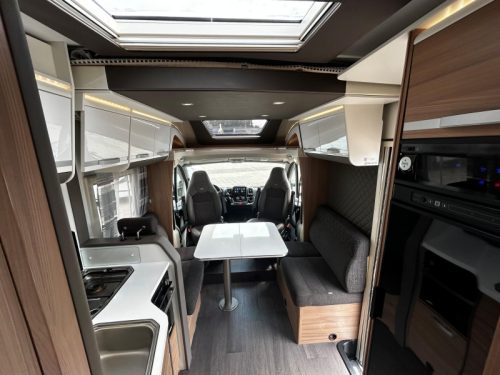Adria Matrix Plus 670 DC TV & Dish, Bench air conditioning photo: 8