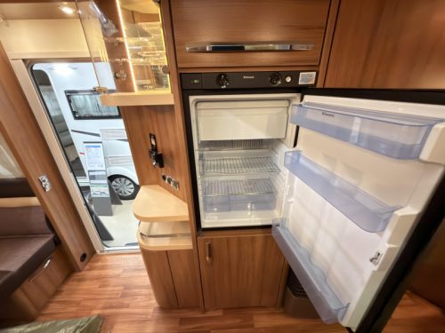 Knaus Sudwind Exclusive 580 UF mover+awning+cabin airco  photo: 17