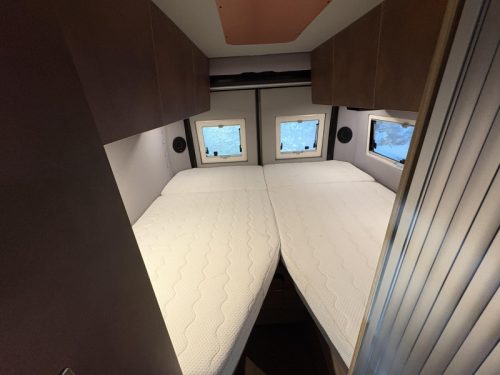 Robeta Apollo 636 Automatic Pop-top roof-complete photo: 14