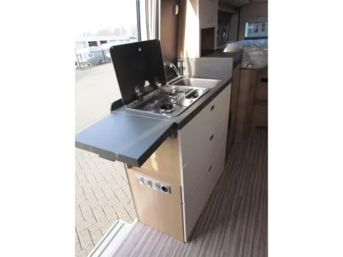 Malibu Diversity GT Skyview 640 LE K Single Beds, Automatic photo: 4