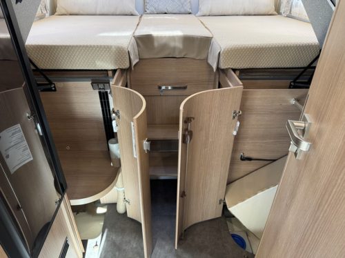 Malibu by Carthago T 430 KB LE 140 hp AUTOMATIC 9-Speed Euro6 Fiat Ducato **Single beds/4 seats/Awning/32" Smart TV/XXL Garage/Only photo: 22