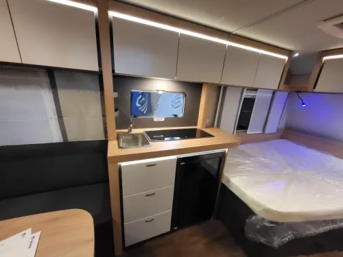 Knaus Sport 450 FU from factory beautifully complete photo: 9