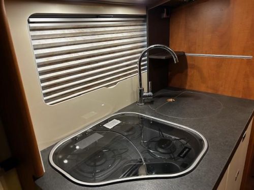 Carthago C-TOURER I 142QB | As good as new | 5,000km| Drop-down bed photo: 21