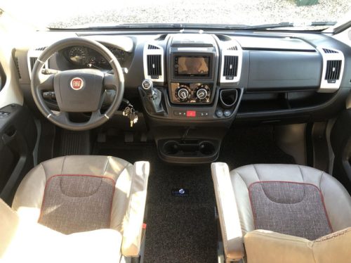 Carthago Malibu 640 Charming GT-Sky-View 160-PK Euro6 Buscamper with Single beds Top-Condition! photo: 12