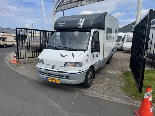 Dethleffs Globetrotter French bed Airco dinette photo: 0