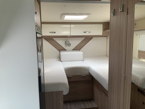 B&uuml;rstner Lyseo Harmony Line 690, AUTOMAAT, Mercedes Sprinter 2.2 163 Pk Enkele-bedden, hefbed, Luchtvering, Bj. 2020 &ldquo; Ihr Wohnmobil-Verkaufsvermittler Wohnmobilzentrum on the road Marum Foto: 6