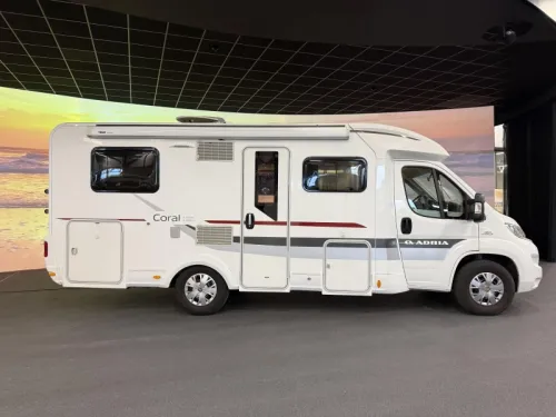 Adria Coral S 650 SF Frans bed  foto: 3