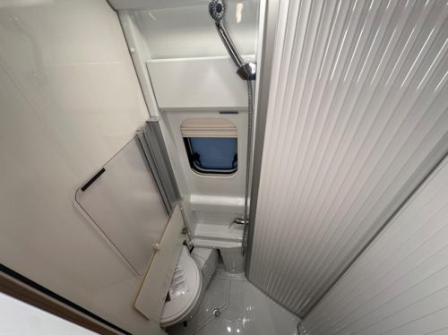 Malibu Van Diversity 600 DB K Charming GT Skyview Foto: 9