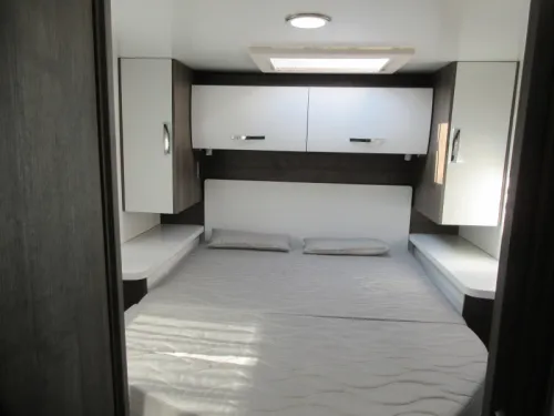 Benimar Cocoon 497 Jung gebraucht mit Carpass Foto: 3