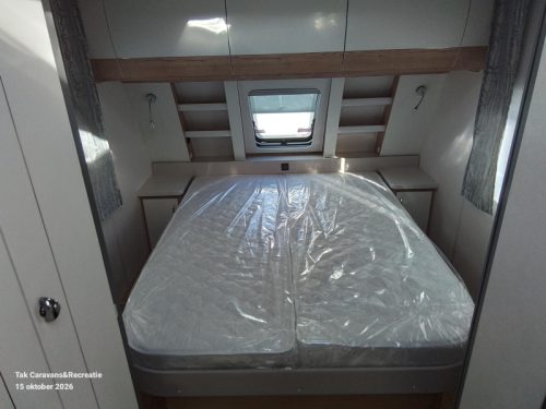 Hobby Excellent Edition 540 UFF Queens bed photo: 6