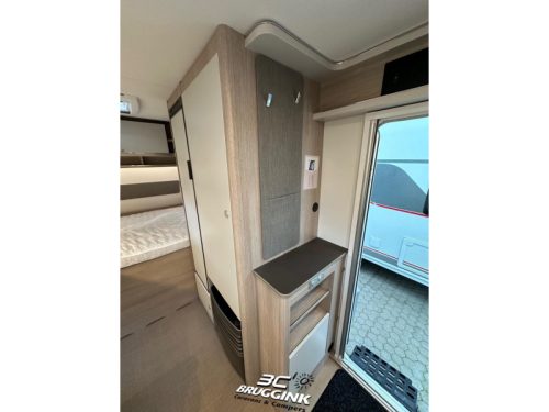 B&uuml;rstner Premio 395 TS TRANSVERSE BED 210CM 1,500 KG photo: 10