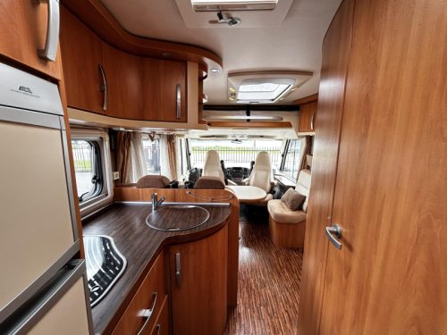Hymer B614 CL Querbett/Hubbett/160PS Foto: 8