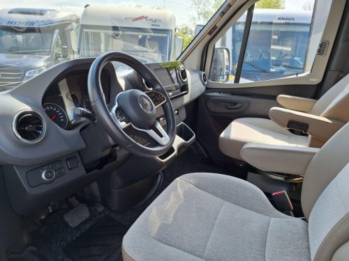Hymer B-MC T 580 2 SINGLE BEDS+LEVELING SYSTEM photo: 4