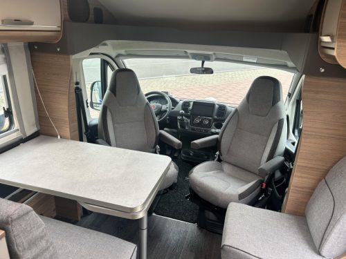 Knaus L!ve Ti 650 MEG Low bed + towbar photo: 8