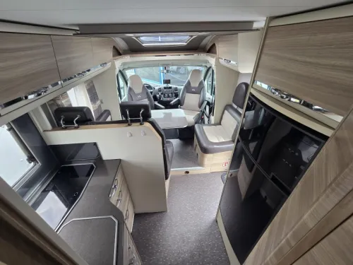 Adria Coral S 670 SL single beds/5 seat belts photo: 10
