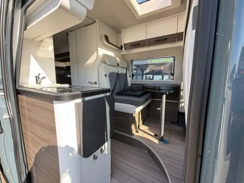VANTourer 630 L HEFBED 180 PS Automatik BE37 Foto: 3