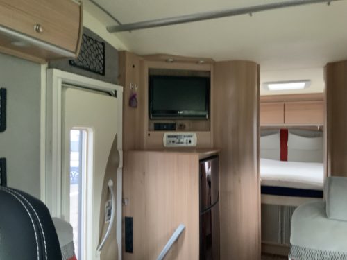 B&uuml;rstner Ixeo IT 700 2.3 MultiJet 130 PK, Queensbed, Zij-bank, Draaistoelen, Bj.2012 &bdquo;Ihr Wohnmobil-Verkaufsvermittler Camper centrum on the road foto: 32