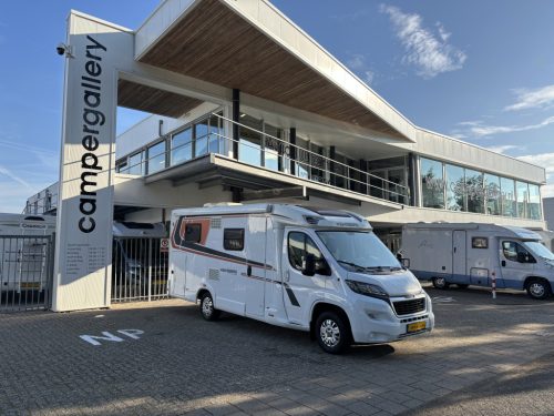 Weinsberg Pepper 600 MEG SINGLE BEDS 6.75M EURO6 ROOF AIRCO