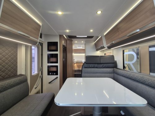 Adria Matrix M 670 SL 160 hp Single beds  photo: 8