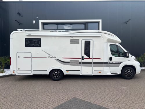 Adria Matrix M 670 SBC full options, queen bed photo: 22
