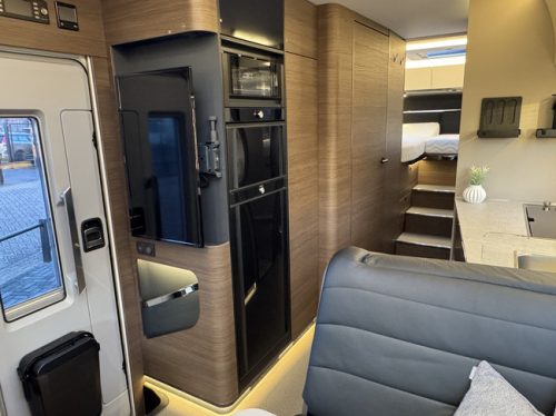 Adria Supersonic 890 LL 170 hp AUTOMATIC 9-speed 4-person Euro6 Mercedes-Benz Sprinter EP LEVEL SYSTEM **Single beds/4 seats/ photo: 21