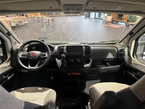 Knaus Van TI 650 MEG Automatik / Niveauregulierung Foto: 7