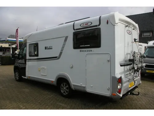 LMC Breezer 646 G Single beds, XXL Garage photo: 3