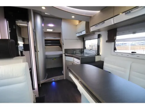 Chausson Titanium 738 XLB QUEENSBED + POP-TOP ROOF photo: 11