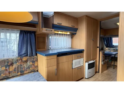 Hobby De Luxe 540 UK children's room dinette photo: 3
