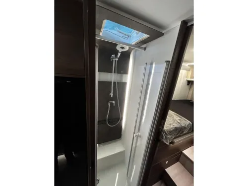 Adria Sonic Supreme 700 DL Automatik 180 PS Foto: 14