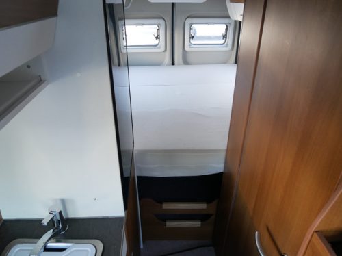 Knaus Van Tourer, Single beds, Pop-top roof, 9-Speed Automatic. photo: 16