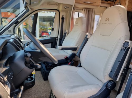 Bavaria Pilote P740 Class | Distr.new | Elec. Queensbed | Solar panels | Air suspension | Very neat condition! photo: 18