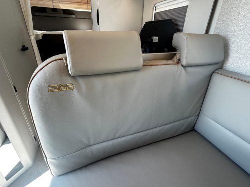 B&uuml;rstner B66 690 TD Leather upholstery Truma6E photo: 19