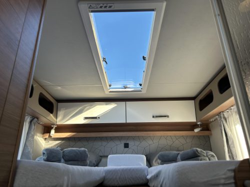 Weinsberg CaraCore 700 MEG Autom&aacute;tico, Aire Acondicionado 230V foto: 15