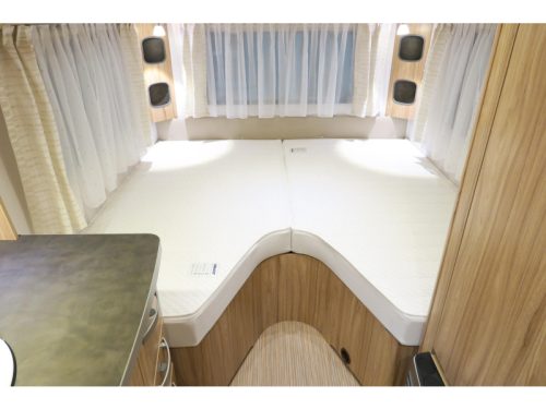 Eriba Nova Light 442 VLOERVERW.+MOVER+VOORTENT Foto: 6