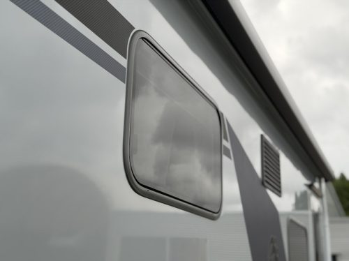 Knaus Live Wave 650 MEG Black Select photo : 8