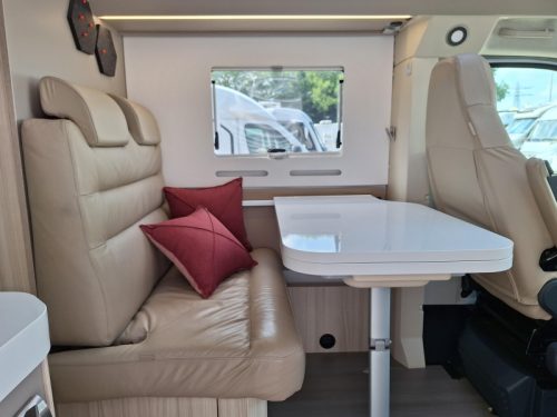 Adria Compact Supreme SC QUEEN BED+LEVELING SYSTEM photo: 9