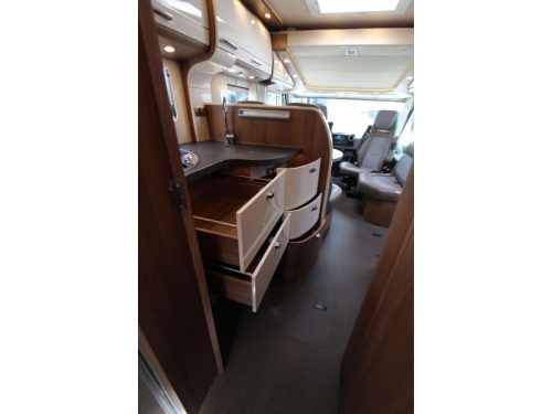 Carthago C-Tourer I 149 LE Single beds Pop-top roof  photo: 27