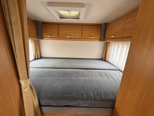 LMC Liberty 680 G Overcab photo: 2