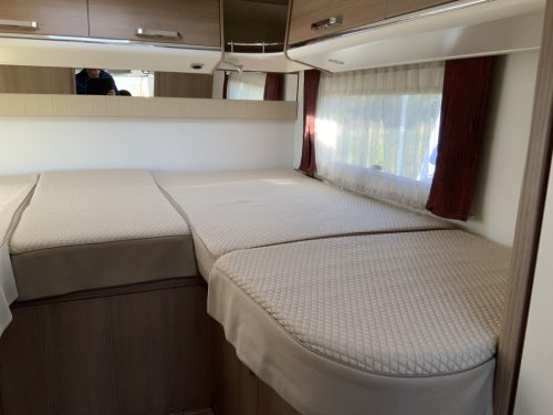 Carthago Malibu I 460 AUTOMATIC 150 hp Integral, Single beds & Pull-down bed, Garage, Engine air conditioning, Roof air conditioning, Level System, Camper centrum on the road Marum photo: 7