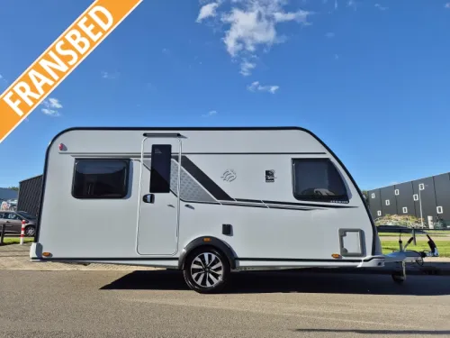 Knaus Sudwind Black Selection 450 FU photo: 0